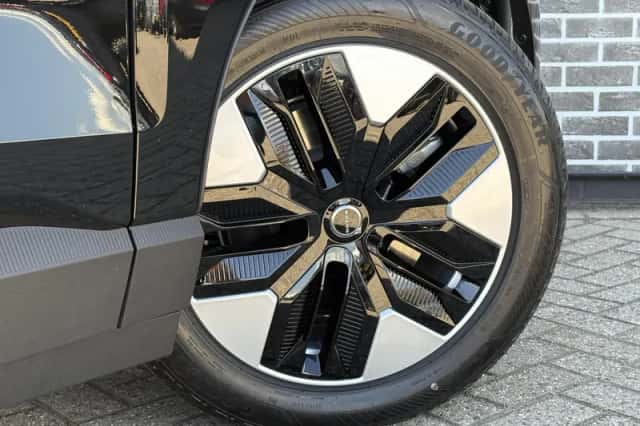 Volvo EX30 (2026) thumbnail 6
