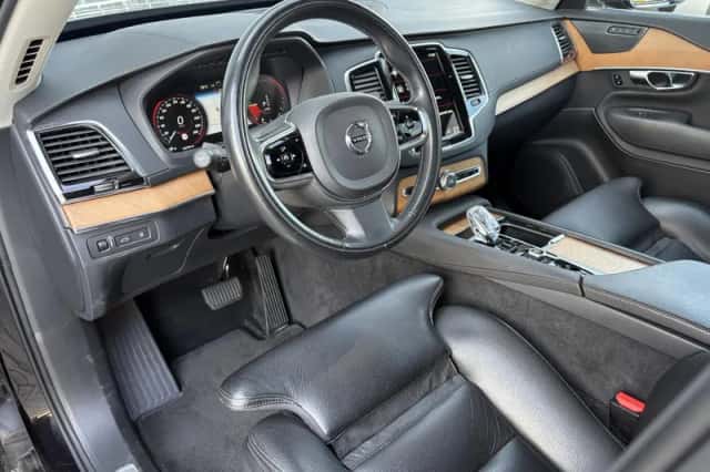 Volvo XC90 (2020) thumbnail 2