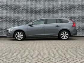 Volvo V60 (2016) thumbnail 3
