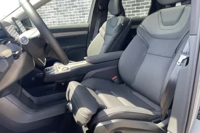 Volvo EX90 (2025) thumbnail 4