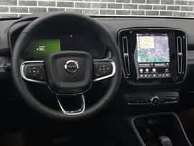 Volvo EX40 thumbnail 2