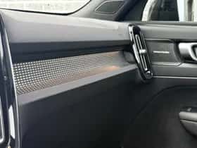 Volvo EX40 thumbnail 21