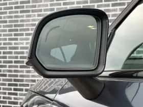 Volvo EX40 thumbnail 9