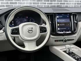 Volvo XC60 thumbnail 2