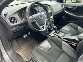 Volvo V40 (2020) thumbnail 2