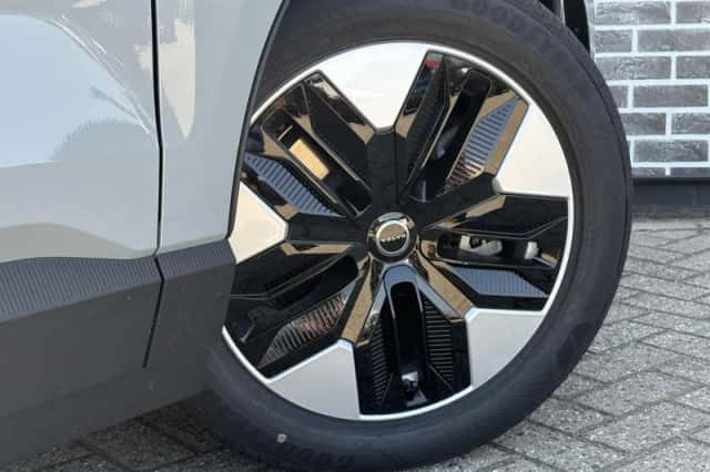 Volvo EX30 (2026) thumbnail 6