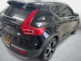 Volvo XC40 thumbnail 2