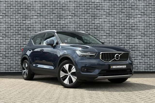 Volvo XC40 (2021) thumbnail 4