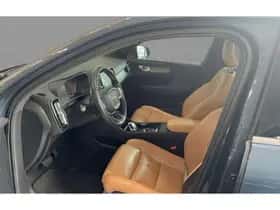 Volvo XC40 thumbnail 2