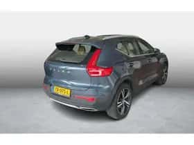 Volvo XC40 thumbnail 3