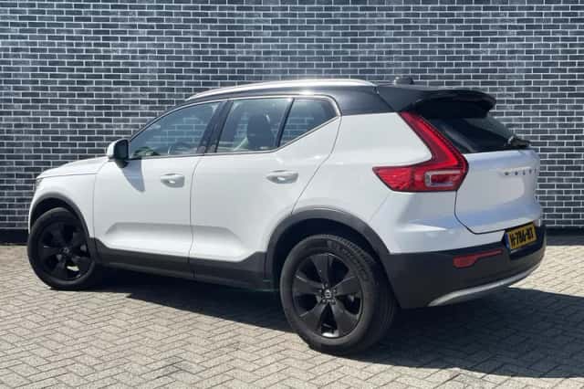 Volvo XC40 (2020) thumbnail 3