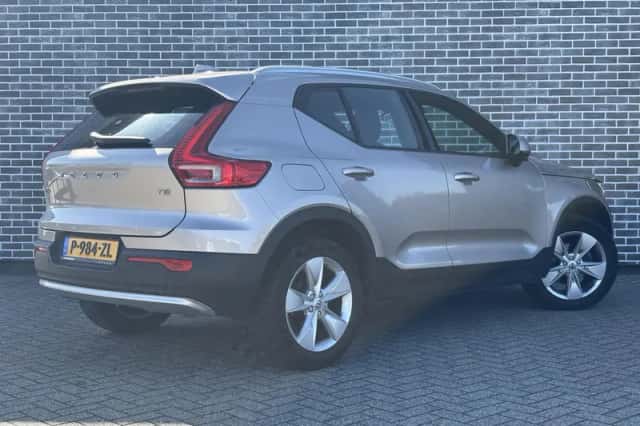 Volvo XC40 (2022) thumbnail 3