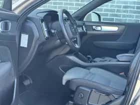 Volvo XC40 thumbnail 10