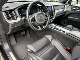 Volvo XC60 (2023) thumbnail 2