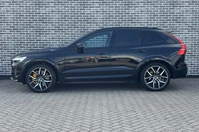 Volvo XC60 (2023) thumbnail 3
