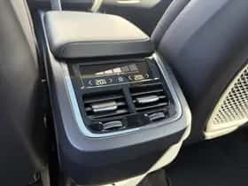 Volvo XC60 thumbnail 30