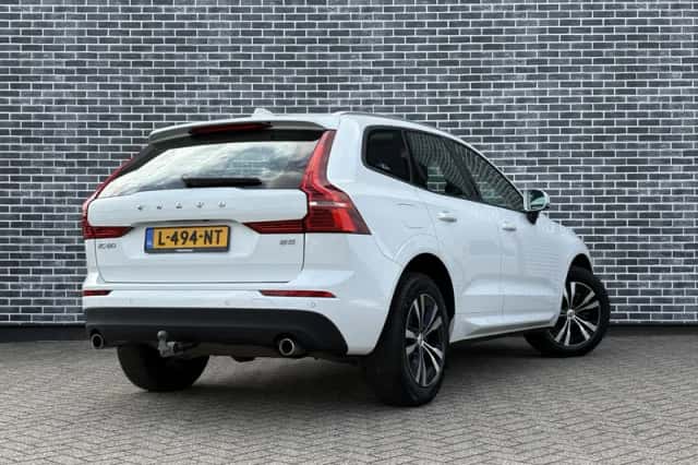 Volvo XC60 (2021) thumbnail 6