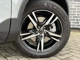 Volvo XC40 thumbnail 6
