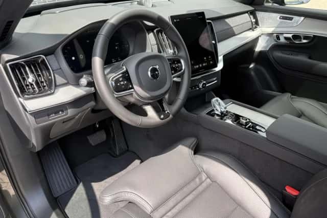 Volvo XC90 (2026) thumbnail 2