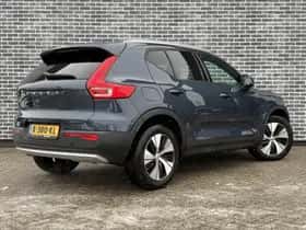 Volvo XC40 thumbnail 3