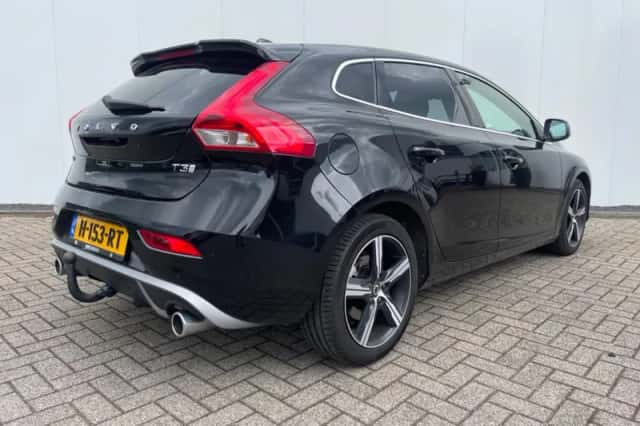 Volvo V40 (2020) thumbnail 3