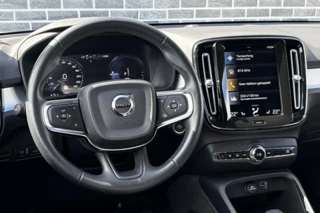 Volvo XC40 (2021) thumbnail 2