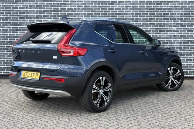 Volvo XC40 (2021) thumbnail 3
