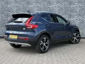 Volvo XC40 thumbnail 3