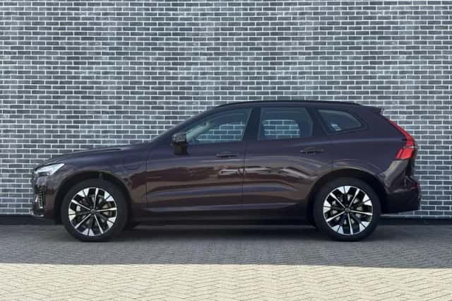 Volvo XC60 (2025) thumbnail 3