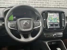 Volvo EX40 thumbnail 2