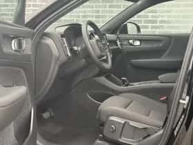 Volvo EX40 thumbnail 12