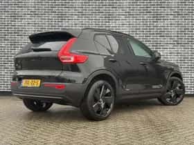 Volvo EX40 thumbnail 3
