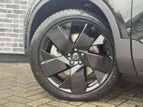 Volvo EX40 thumbnail 8