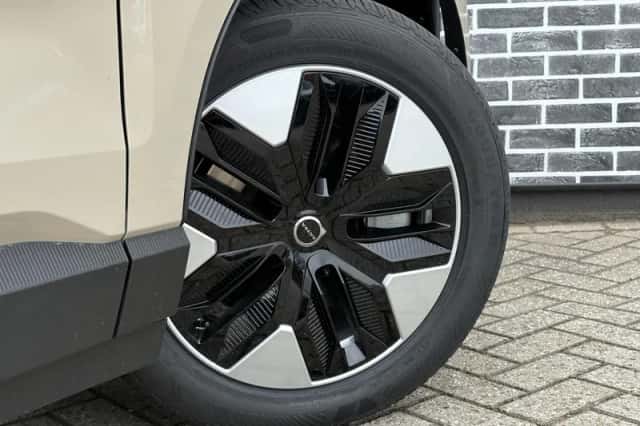 Volvo EX30 (2026) thumbnail 6