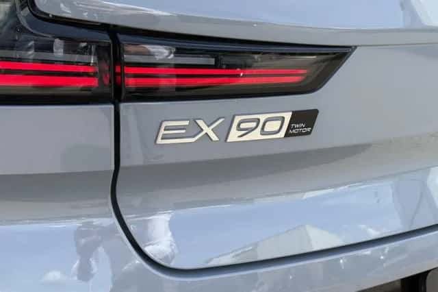 Volvo EX90 (2025) thumbnail 5