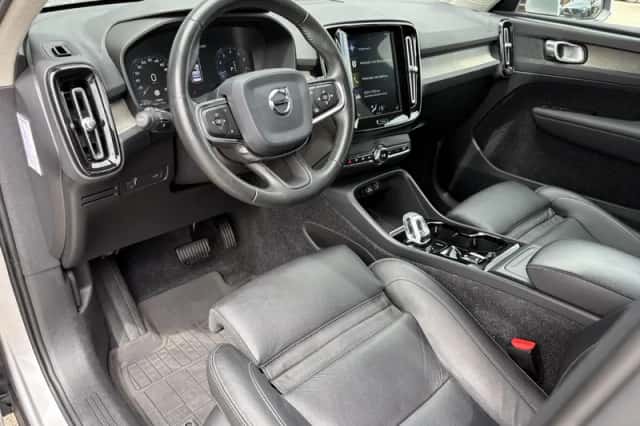 Volvo XC40 (2019) thumbnail 2