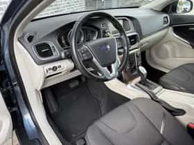 Volvo V40 (2013) thumbnail 2