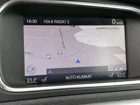 Volvo V40 (2013) thumbnail 12