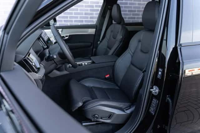 Volvo XC90 (2027) thumbnail 2