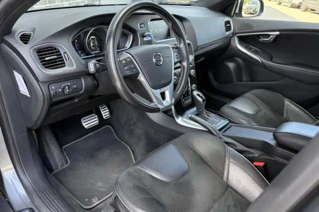 Volvo V40 (2020) thumbnail 2