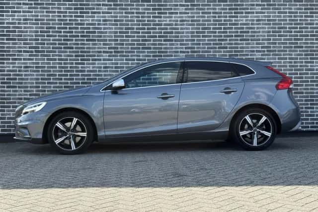Volvo V40 (2020) thumbnail 3