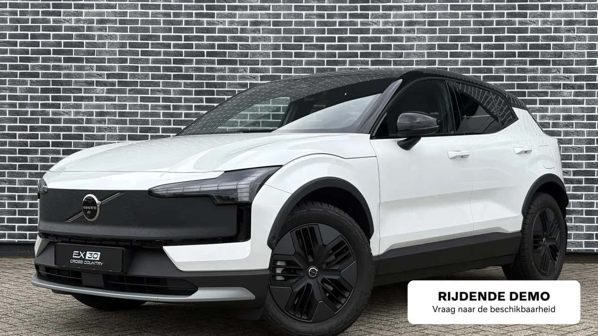 Volvo EX30 (2025) — foto 1