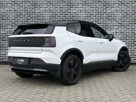 Volvo EX30 (2025) thumbnail 3
