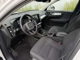 Volvo XC40 thumbnail 4