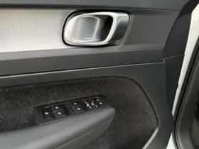 Volvo XC40 thumbnail 7