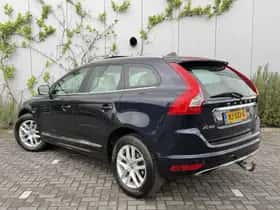 Volvo XC60 (2017) thumbnail 3
