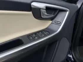 Volvo XC60 (2017) thumbnail 8