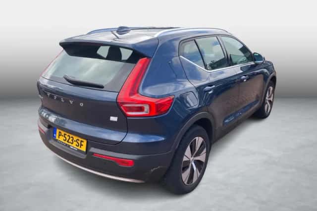 Volvo XC40 (2022) thumbnail 2