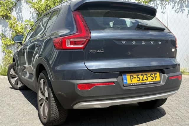 Volvo XC40 (2022) thumbnail 3