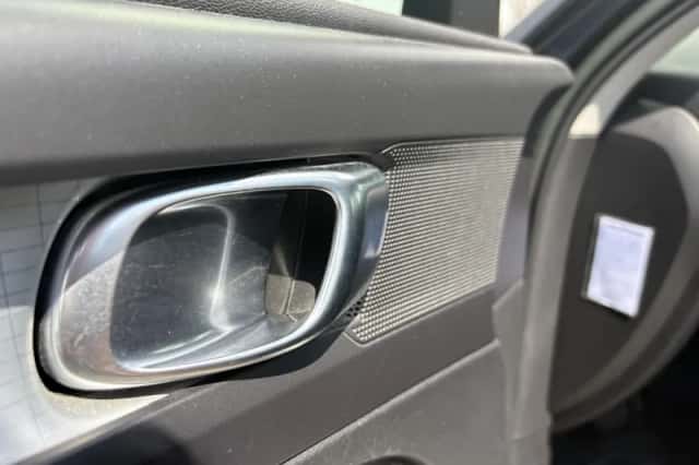 Volvo XC40 (2022) thumbnail 6